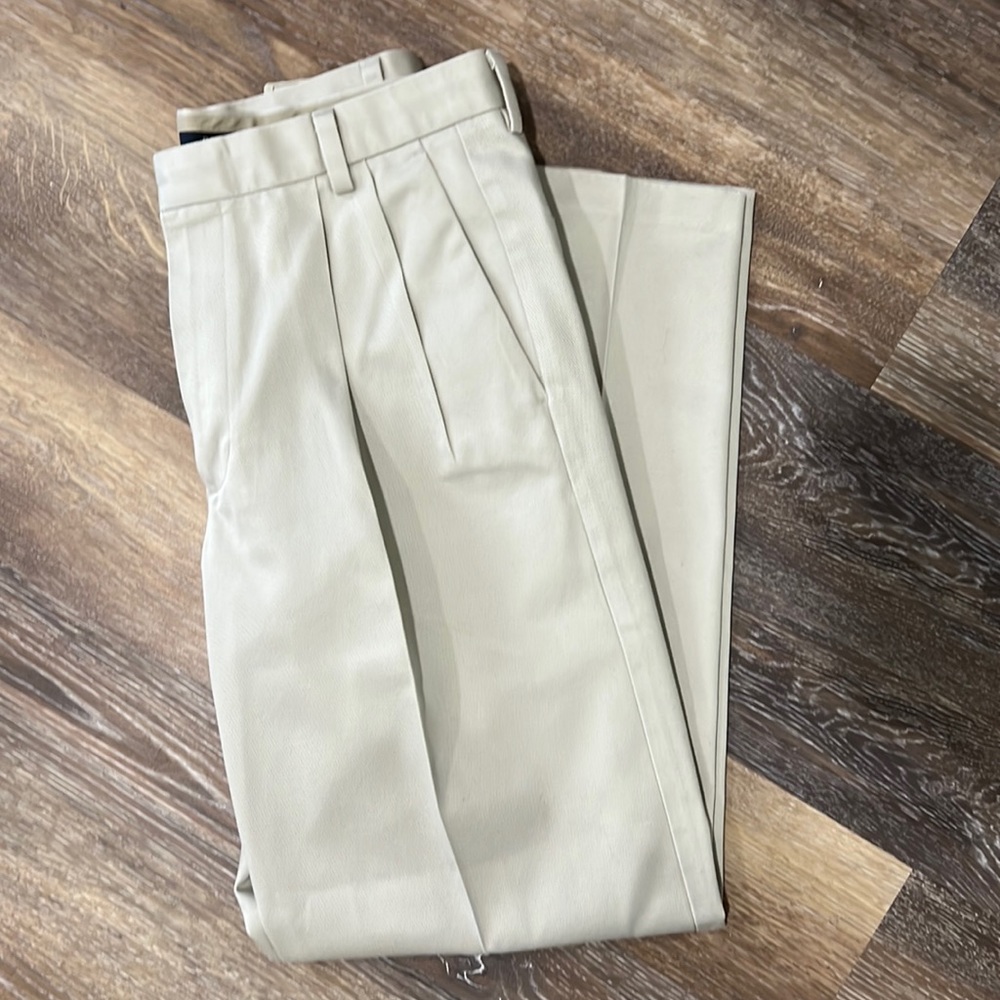 Dockers, mens dress pants. W32 L32 classic fit. Worn maybe once